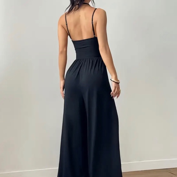 Woman’s romper - Picture 1 of 3